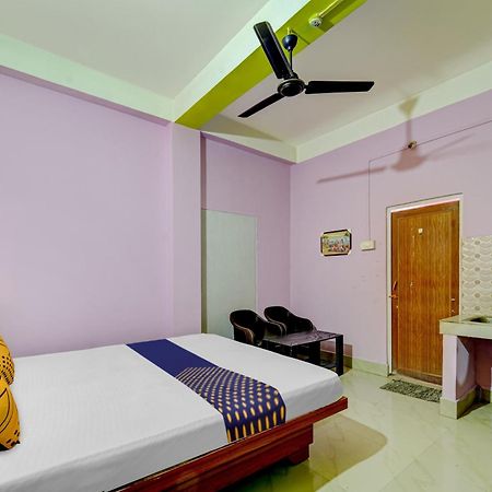 Hotel O Home Trimurti Guest House Guwahati Buitenkant foto