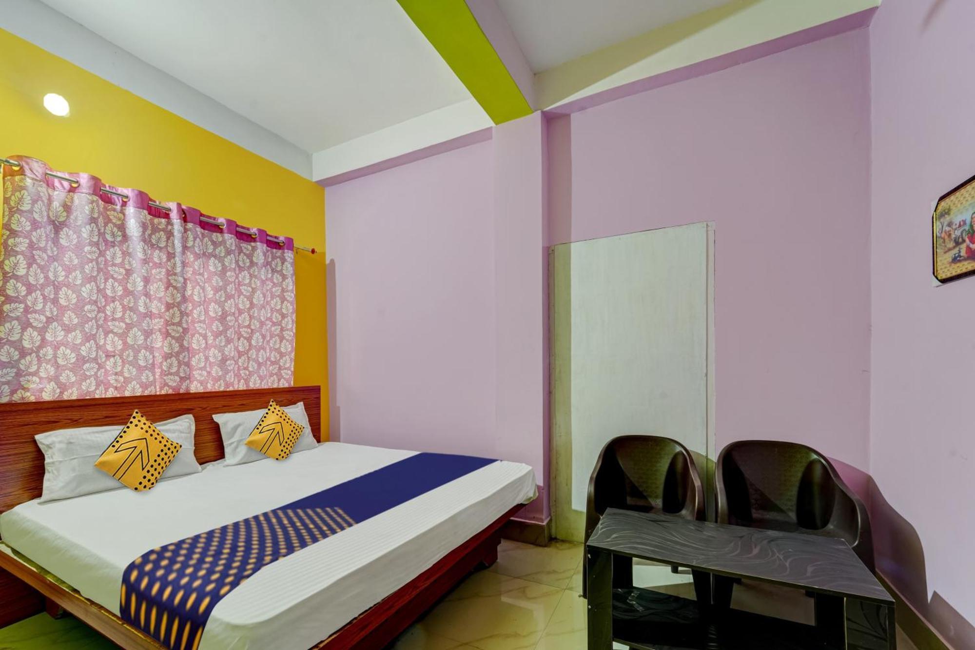 Hotel O Home Trimurti Guest House Guwahati Buitenkant foto