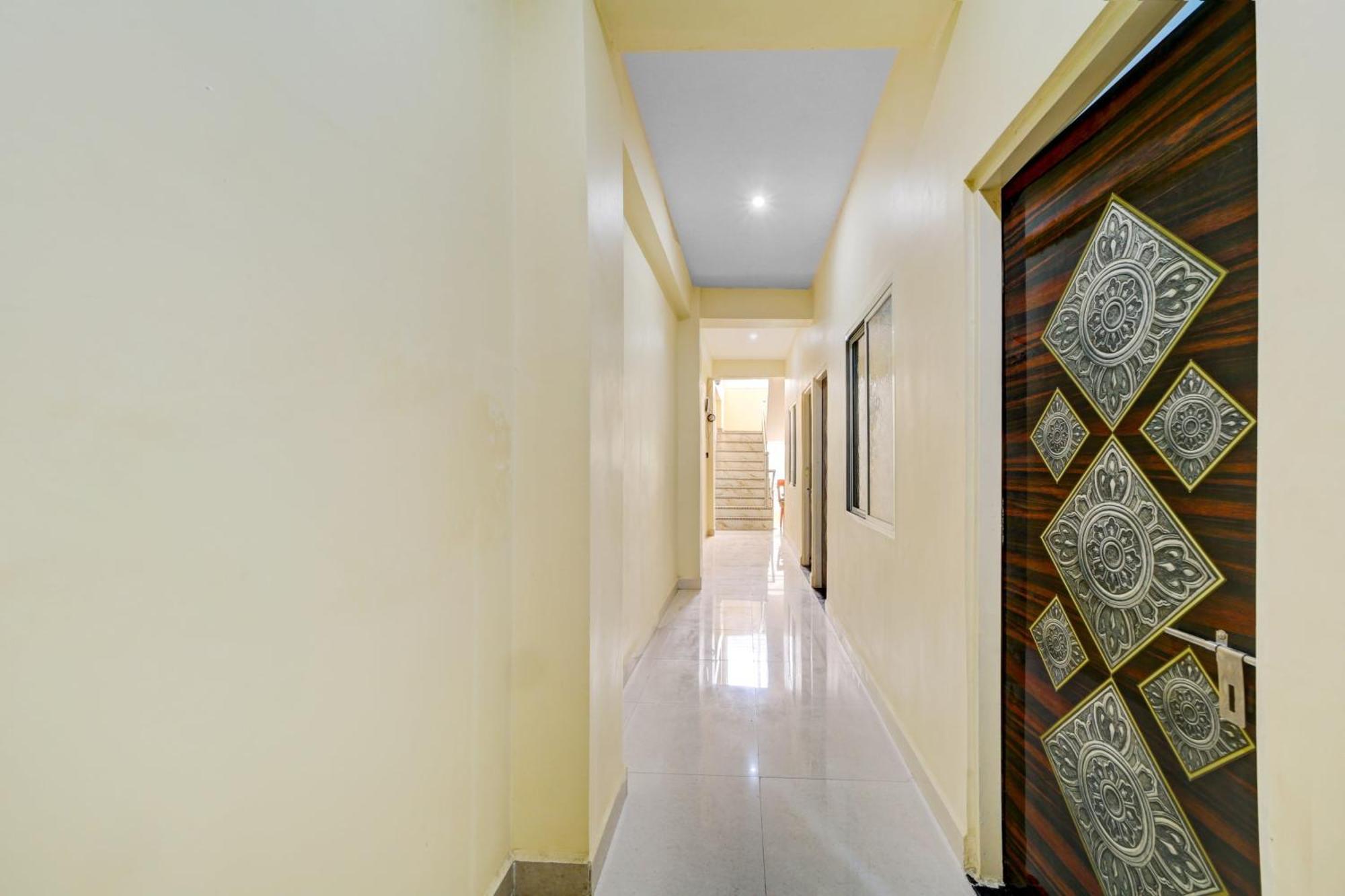 Hotel O Home Trimurti Guest House Guwahati Buitenkant foto