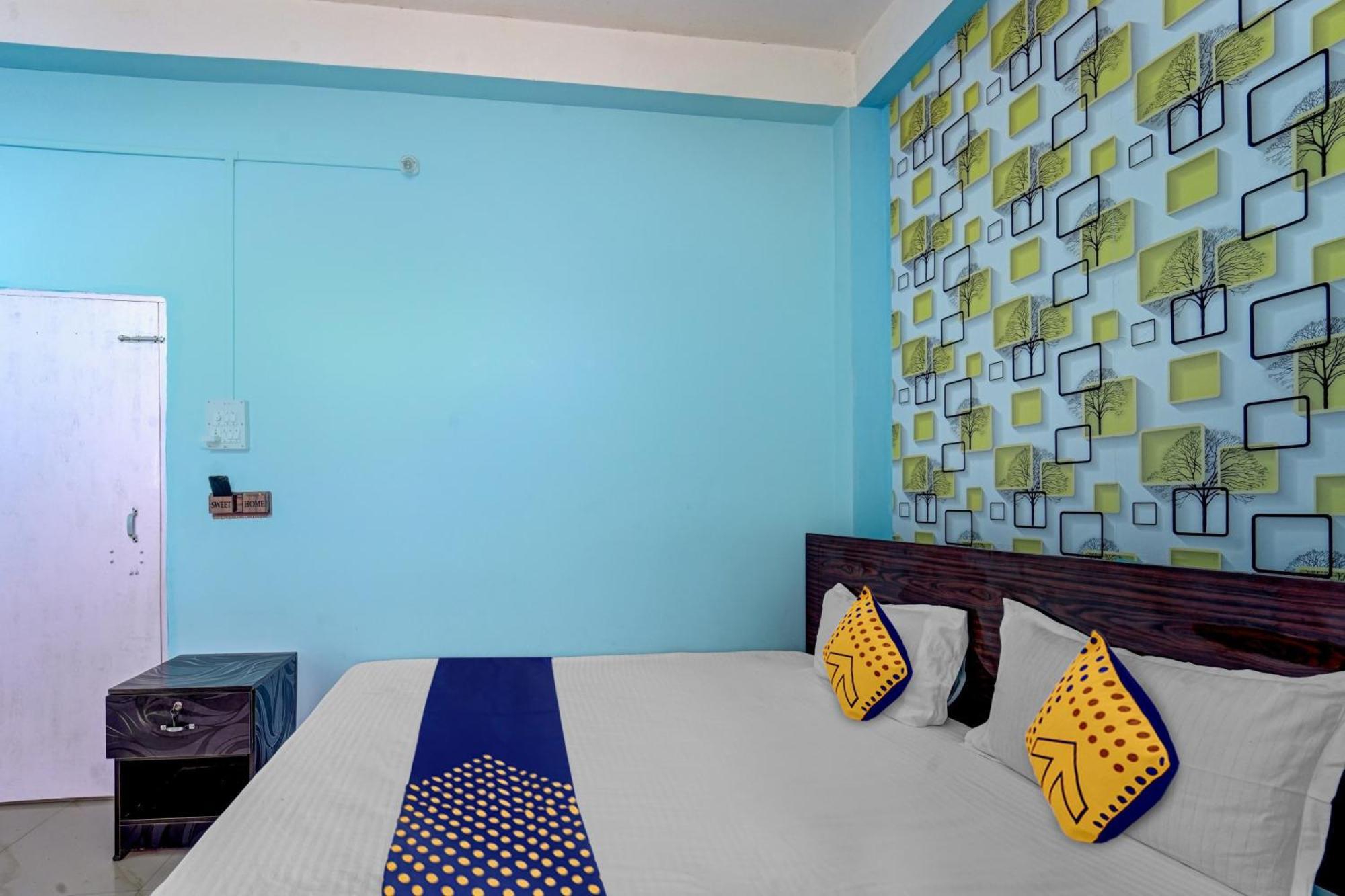 Hotel O Home Trimurti Guest House Guwahati Buitenkant foto