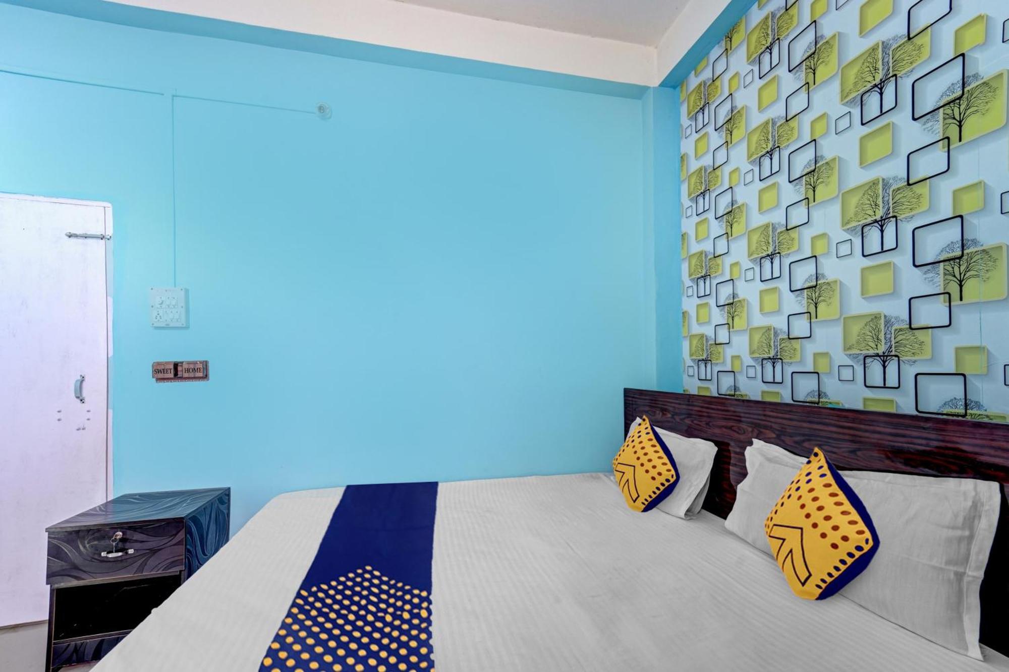 Hotel O Home Trimurti Guest House Guwahati Buitenkant foto